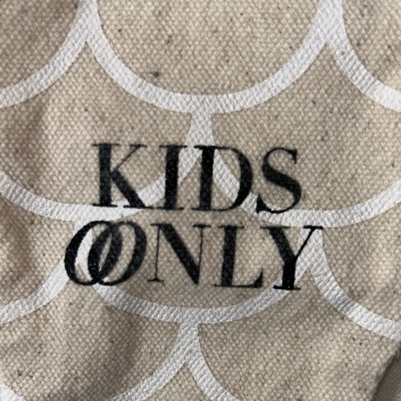 Beige Fish-Shaped Drawstring Backpack - Picture 2 of 4